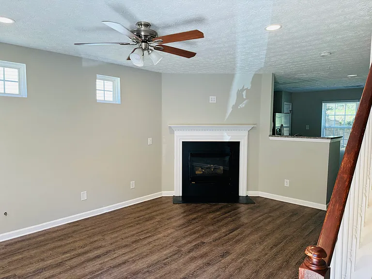 208 Oak Grove Way — Photo 26
