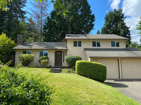 Beautifully updated 3 bedroom/2.5 bath home has a large, private, fenced yard. Ideal location, 5 minutes from Microsoft, sought after Bellevue Schools and 1waterfront park. 10 minutes to shopping, Marymoor Park and Redmond Town Center.