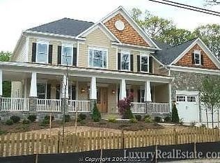 545 Orchard St NW, Vienna, VA 22180