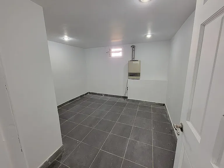 200 Stockholm St #1L — Photo 11