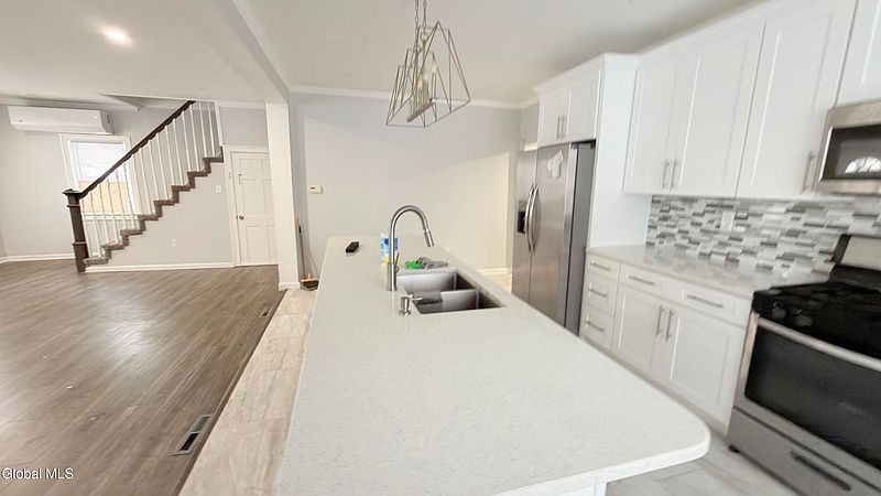 3rd image of 1314 W High Street