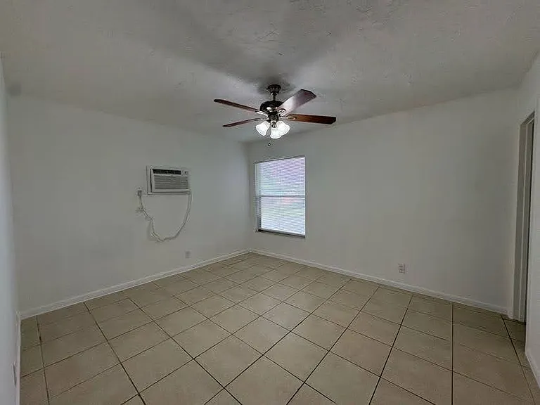 6000 NW 7th St #22 — Photo 12