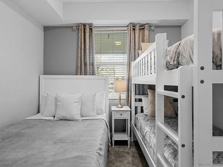 Paradox Cir — Photo 9
