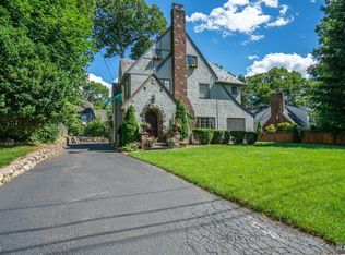 331 Windsor Ter, Ridgewood, NJ 07450