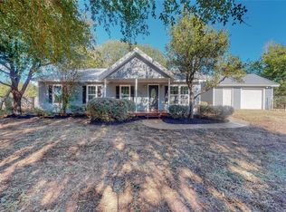 2425 Chapel Ln, Cleburne, TX 76031