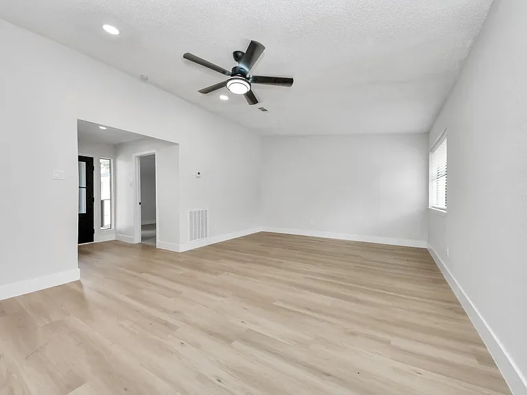 7427 Willow Oak Dr — Photo 21