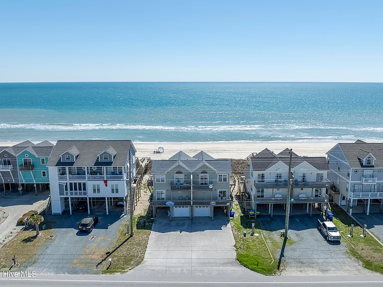 3994 Island Dr — Photo 13