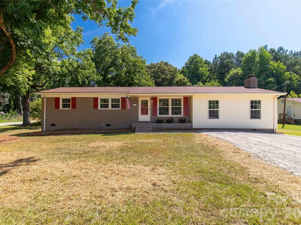 151 Old Gregory Ln, Lancaster, SC 29720