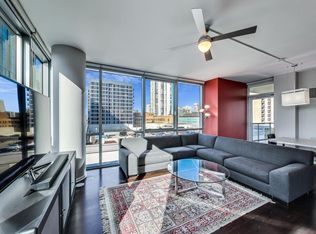 123 S Green St APT 701, Chicago, IL 60607