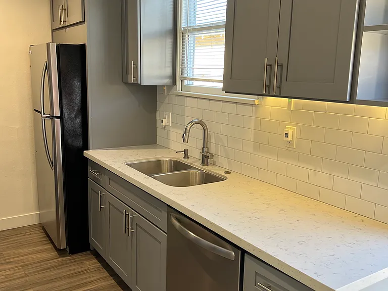 701 Park Ave — Photo 11