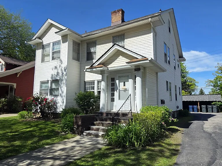 1462 Maple Rd #3 — Photo 6