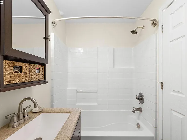 405 NE 53rd Ave — Photo 9