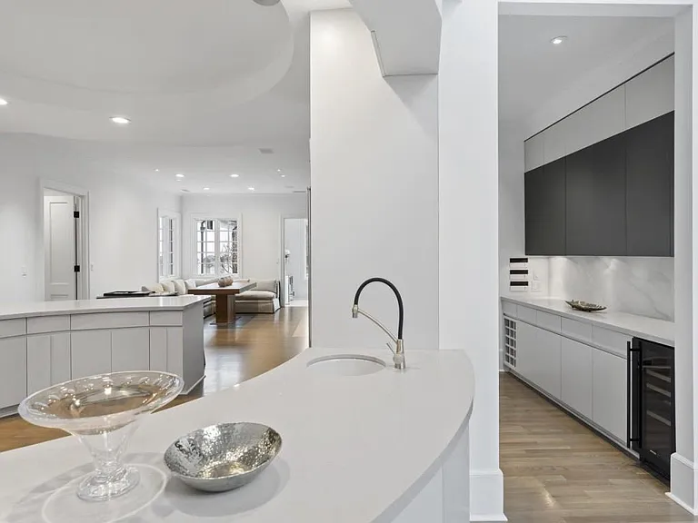 997 Davis Dr — Photo 29