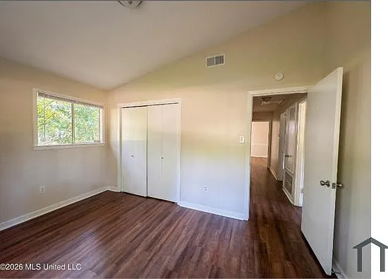 3 bed, $1,100 — Photo 4