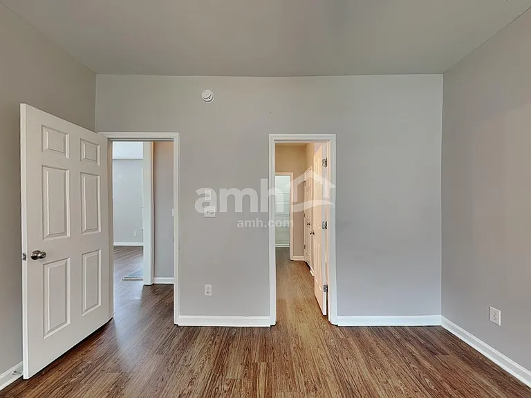 321 Collinsworth Dr — Photo 10
