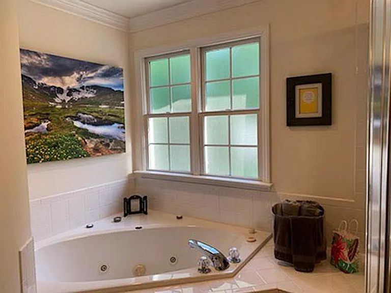 Master Bath - Hot Tub