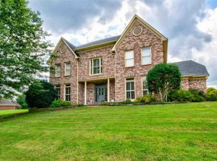 1043 Woodland Trace Ln, Cordova, TN 38018