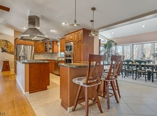 1044 Summit Ln, Mountainside Boro, NJ 07092