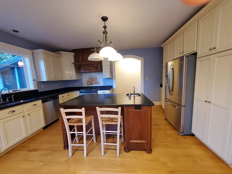 114 W Lexington Ave — Photo 28
