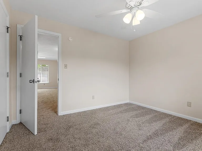 2188 Claremont Ln #C — Photo 26