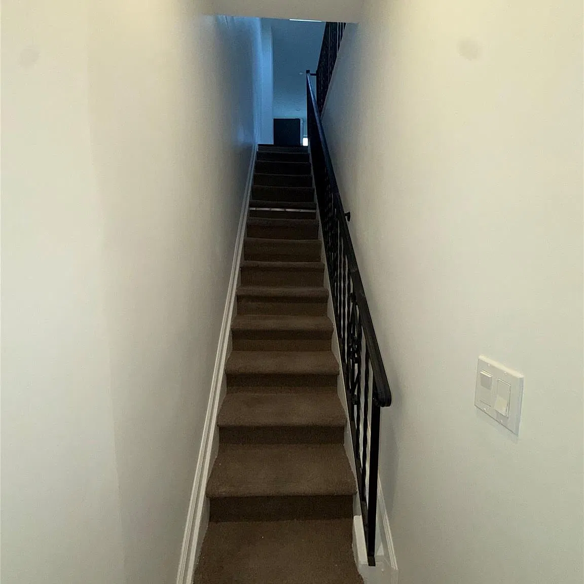 3 bed, 1.0 bath, 700 sqft, $2,600 — Photo 2