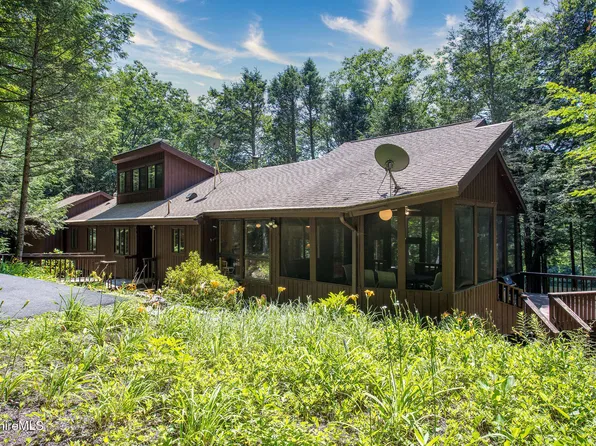 317 Lakeshore Dr, Sandisfield, MA 01255