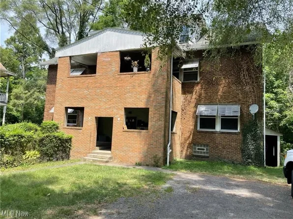 568 E 101st St, Cleveland, OH 44108