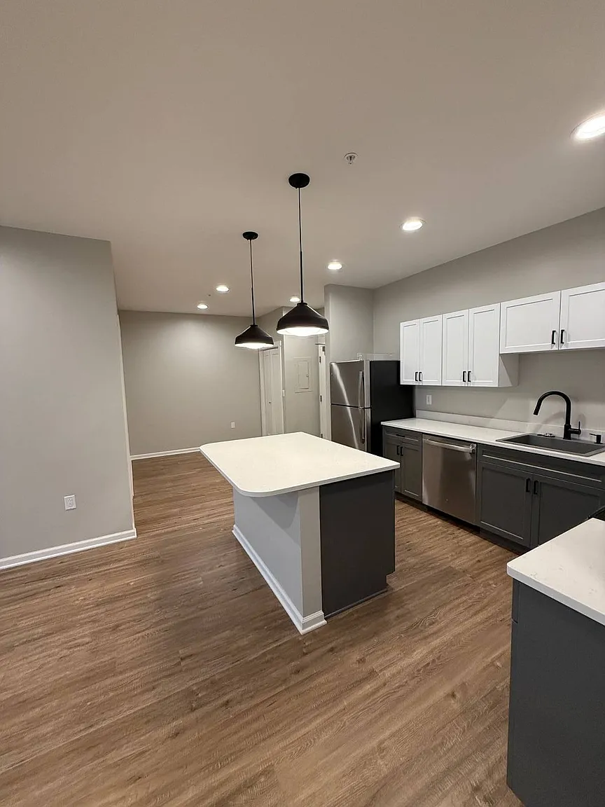 214 Kinne St #201 photo 1