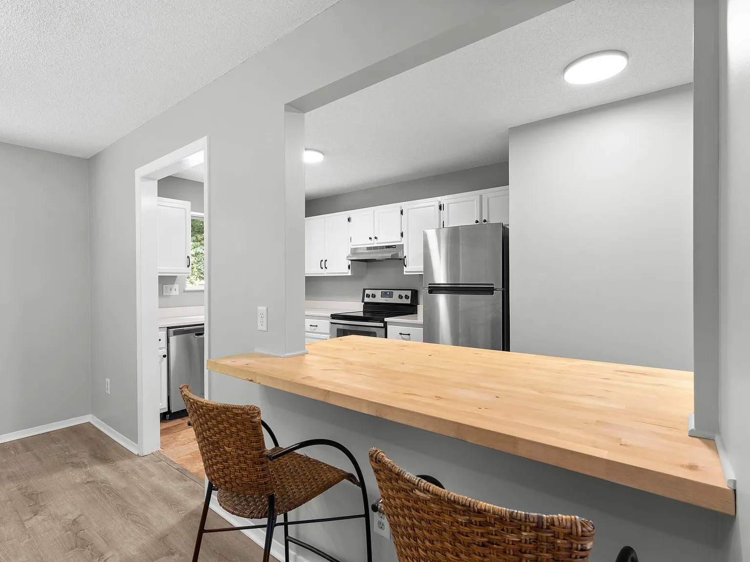 2 bed, 1334 sqft, $2,350 — Photo 2