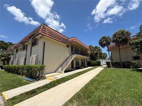411 NW 100th Pl, Hollywood, FL