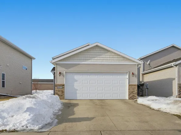 4003 9th St S, Moorhead, MN 56560