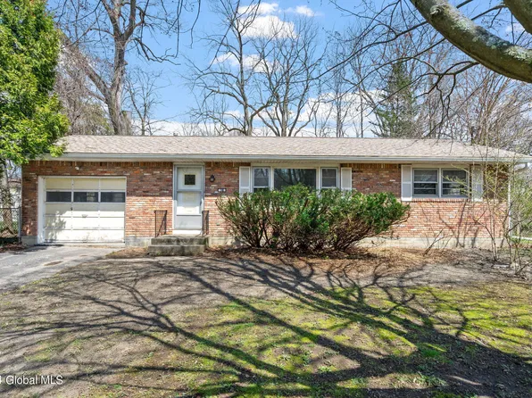 18 Circle Drive, Voorheesville, NY 12186