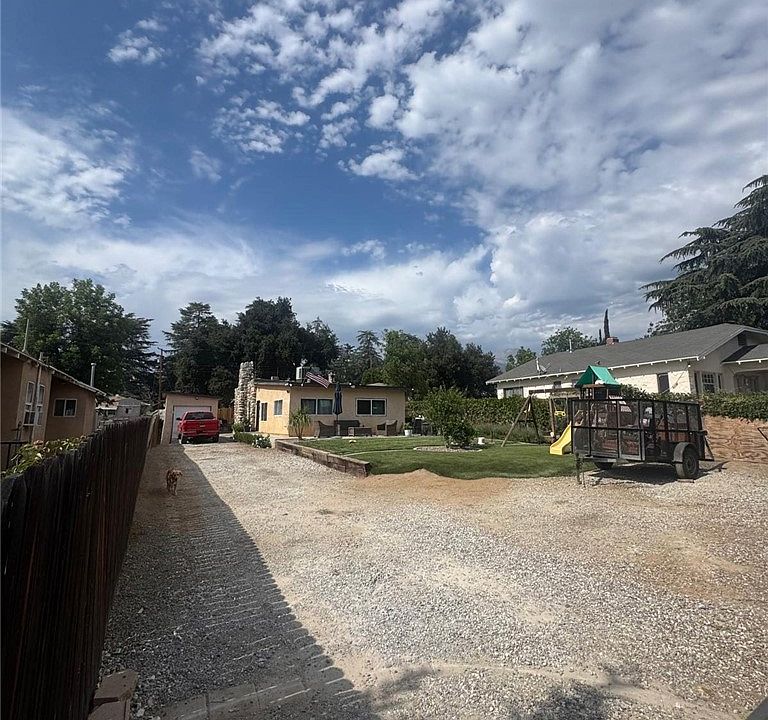 1st image of 35256 Acacia Ave