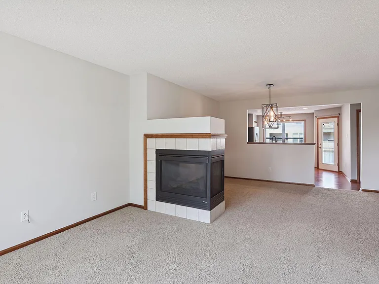 15024 Farnham Ave N — Photo 8