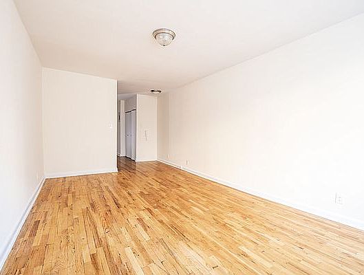 4th image of 204 W 14th St APT 2G