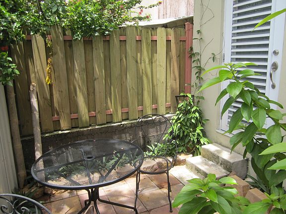 BACK STUDIO GARDEN