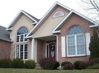 762 Vernon Dr, Rostraver Township, PA
