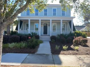 223 Gnarly Oak Ln, Summerville, SC 29485