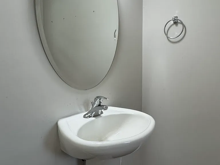 202 Cypress Hill Ln — Photo 14