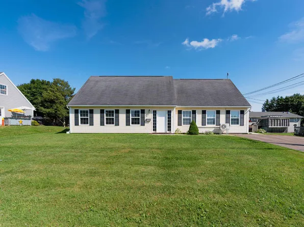 319 Jennifer St, Summerside, PE C1N 6L8