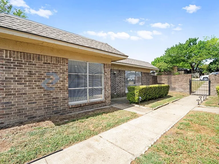 3224 Dreeben Dr #101 — Photo 17
