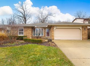 1206 N Cavalier Rd, Canton, MI 48187