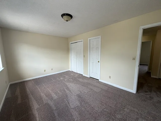 Sleepy Hollow Townhomes — Photo 28