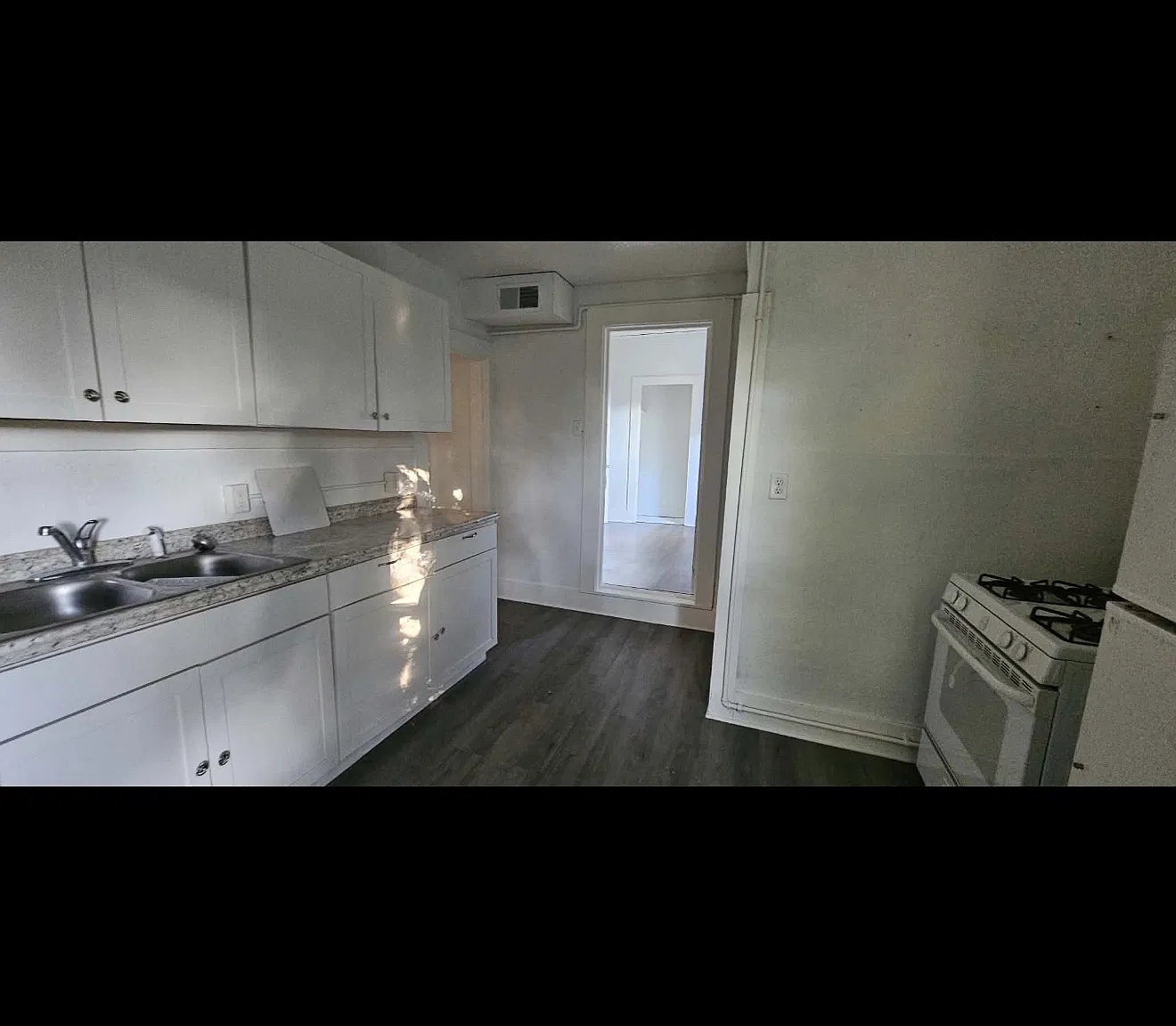 535 W Tipton St — Photo 2