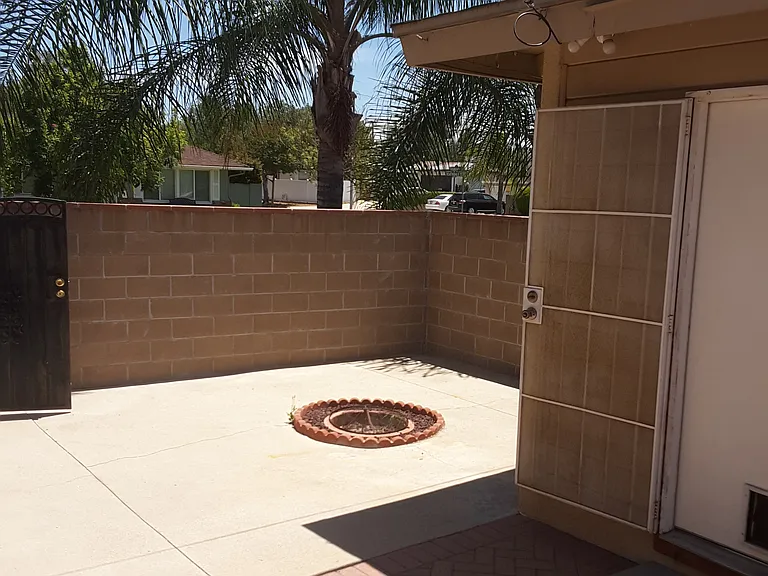 This is a picture of the fire pit, and big enough to put seats, your BBQ grill and even room for a bar, a fridge or a table