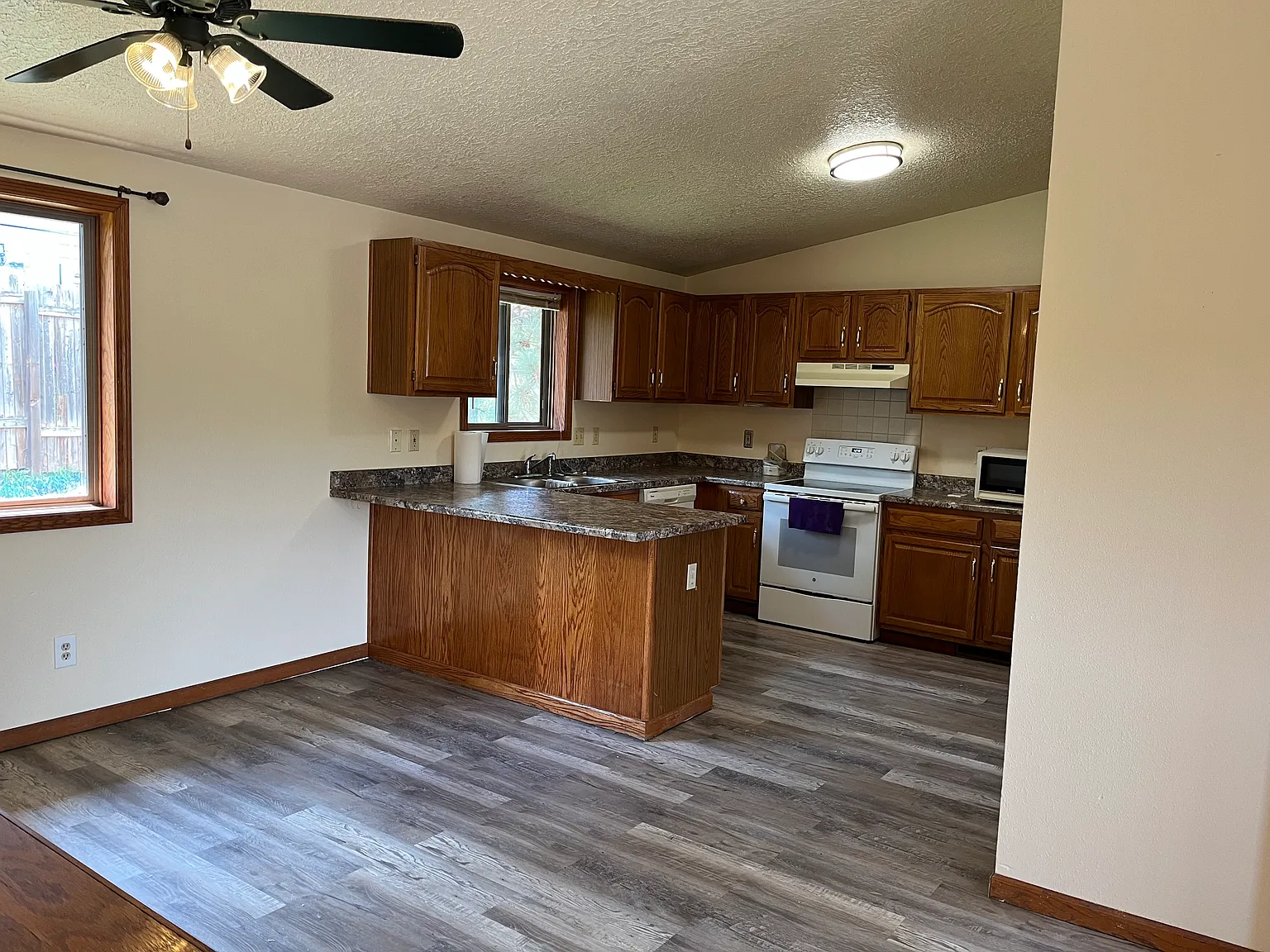 26252 Abert Ln — Photo 2