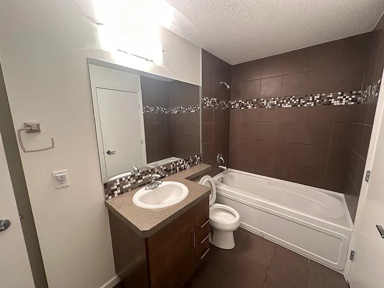 1410 1st St SE #2107 — Photo 13