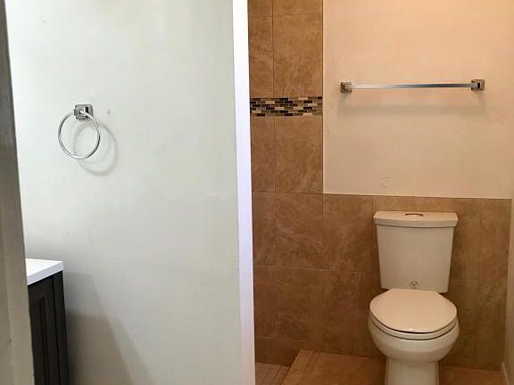 4th image of 335 NE Solida Cir