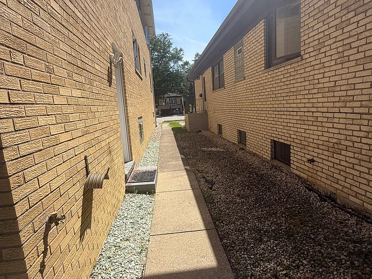 1121 N Northwest Hwy #3 — Photo 11