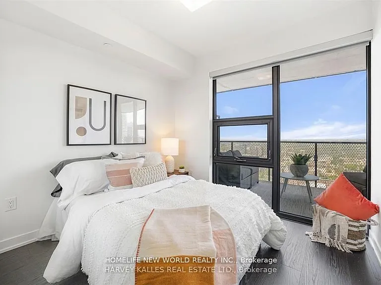 11 Wellesley St W #4108 — Photo 4